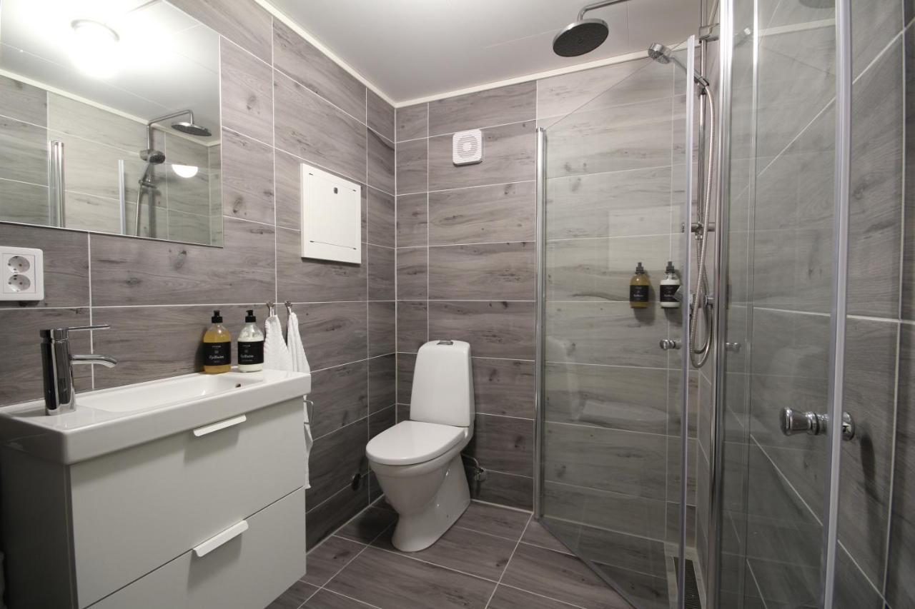 Spacious Two Bedroom Basement Apartment Флам Экстерьер фото